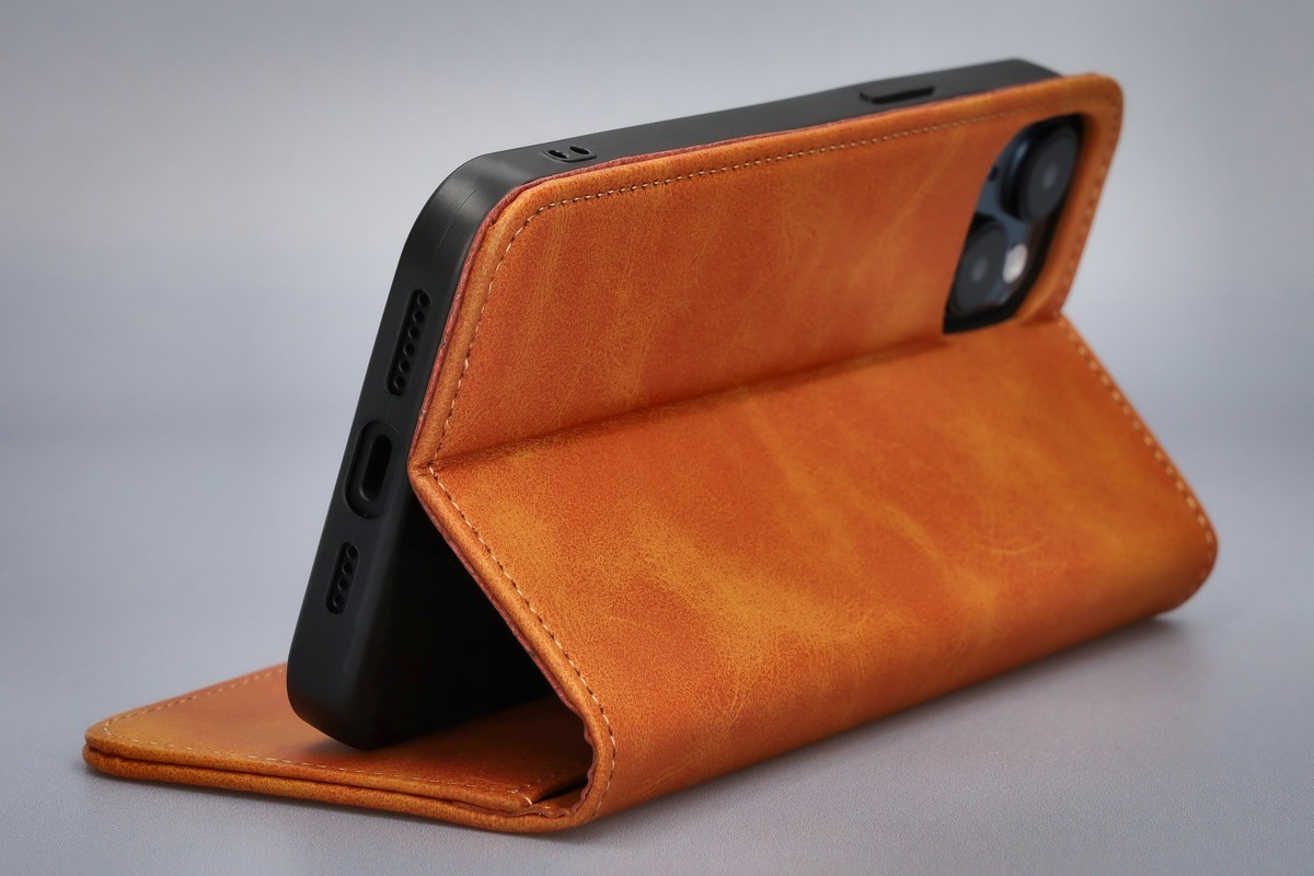 Etui Bizon Case Pocket Pro jako funkcjonalna podstawka