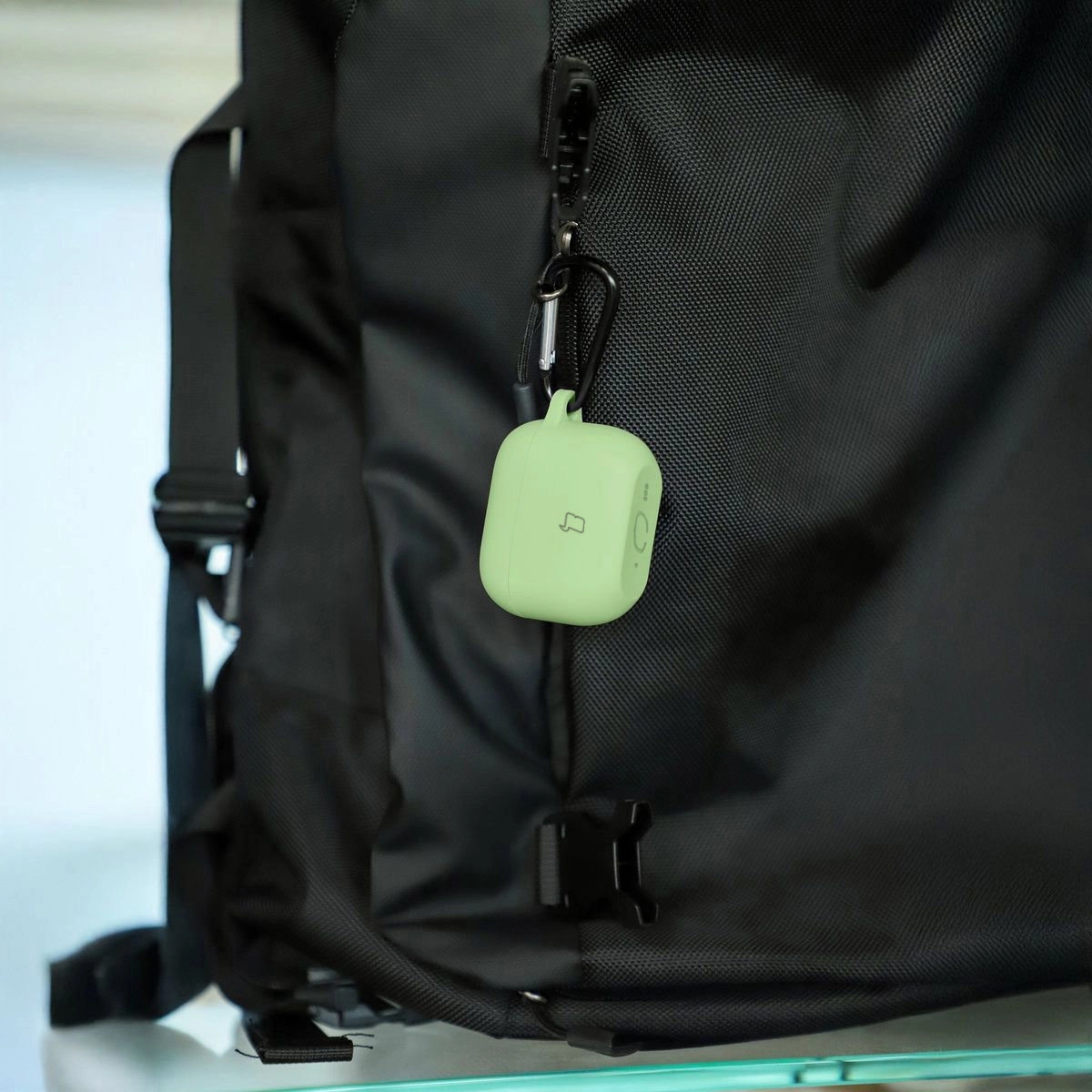 Wbudowany karabińczyk do etui Bizon Case Headphone Silicone do AirPods Pro 3