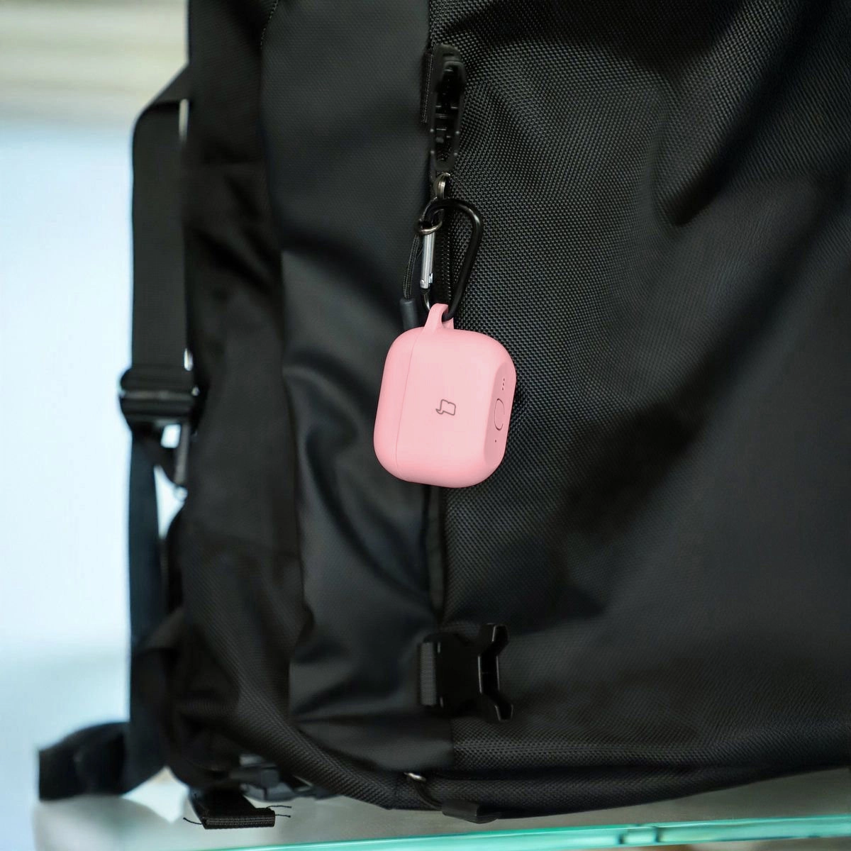 Wbudowany karabińczyk do etui Bizon Case Headphone Silicone do AirPods Pro 3