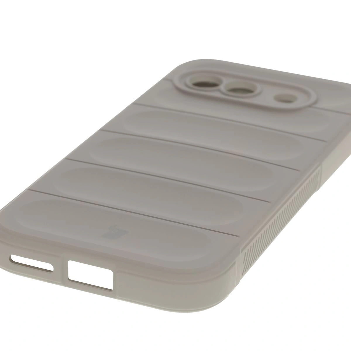 Precise cutouts and compatibility with wireless charging in Bison Case Tur