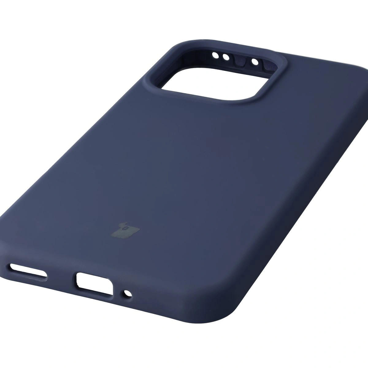 Zbliżenie na precyzyjne wycięcia i możliwość ładowania indukcyjnego w etui Bizon Soft Case do Oppo Reno 14