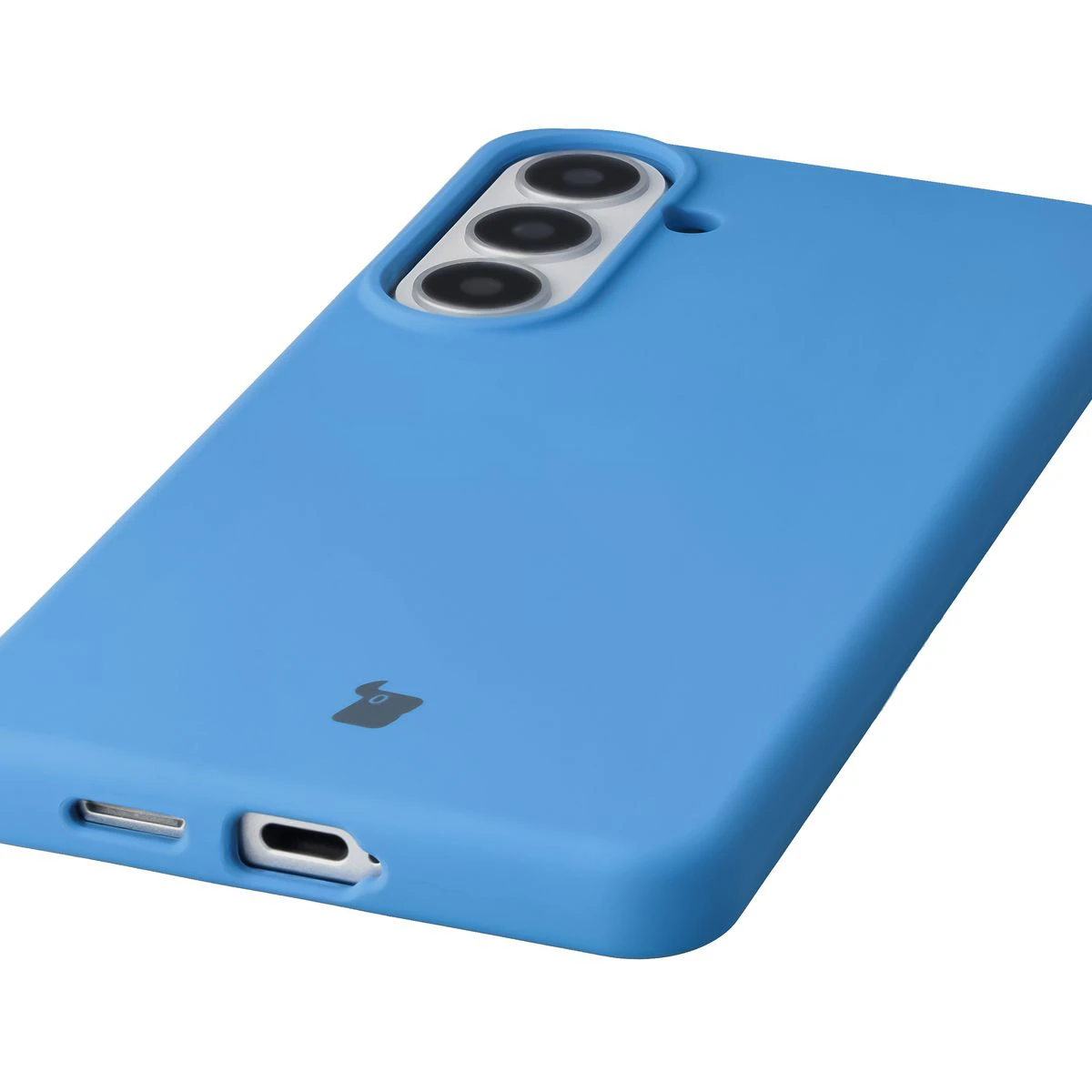 Zbliżenie na precyzyjne wycięcia i możliwość ładowania indukcyjnego w etui Bizon Soft Case do Samsung Galaxy S26 Plus