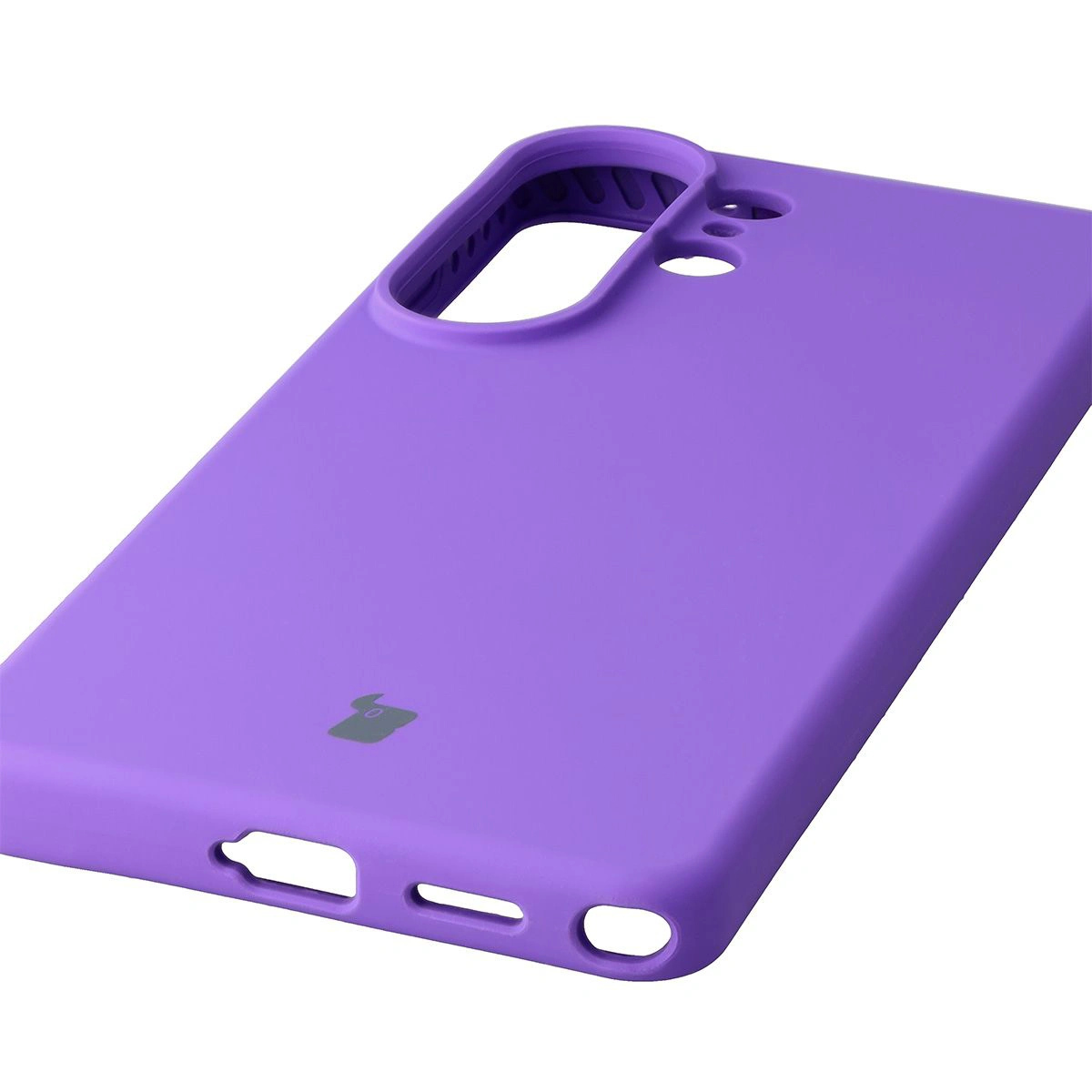 Zbliżenie na precyzyjne wycięcia i możliwość ładowania indukcyjnego w etui Bizon Soft Case do Samsung Galaxy S26 Ultra