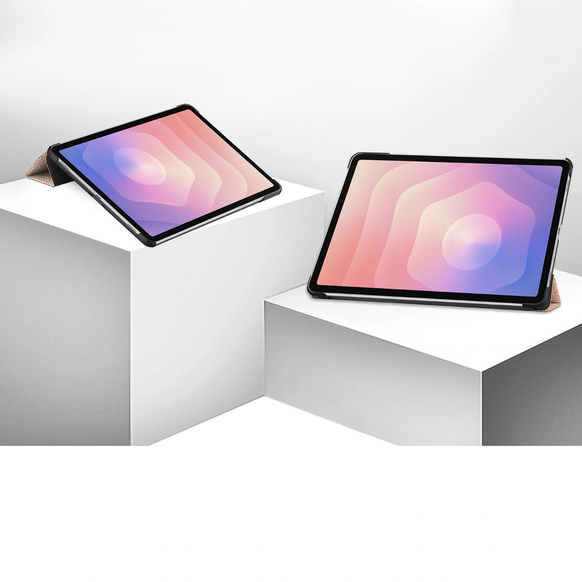 Etui z klapką Bizon Case Tab Croc na podstawkach ustawione pod dwoma kątami do Samsung Galaxy Tab S11