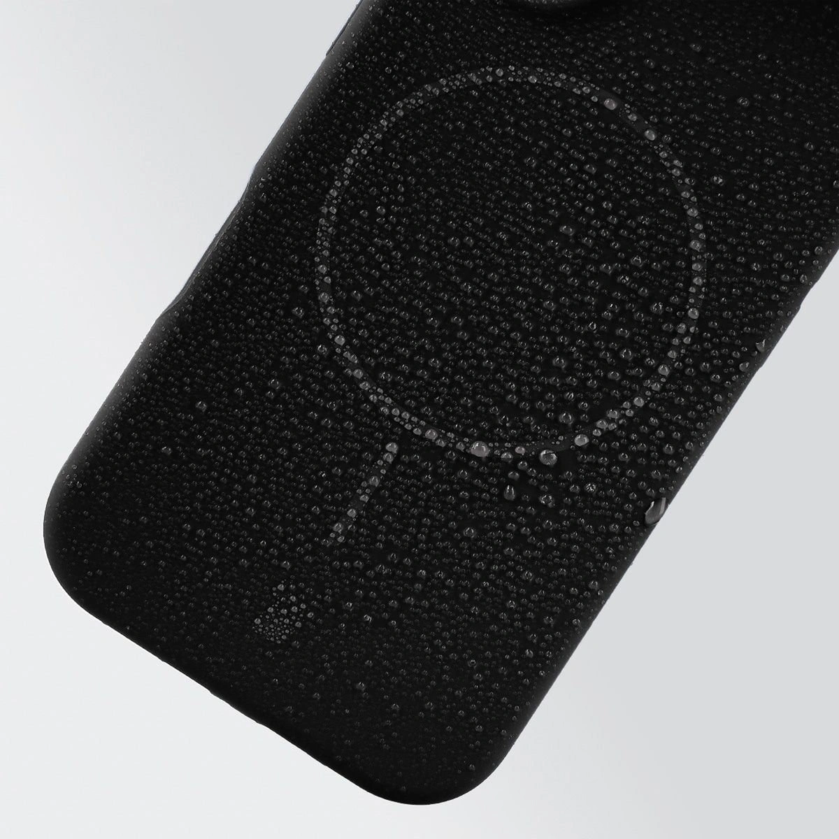 Zbliżenie na materiał Bizon Soft Case Magnetic do Xiaomi 17