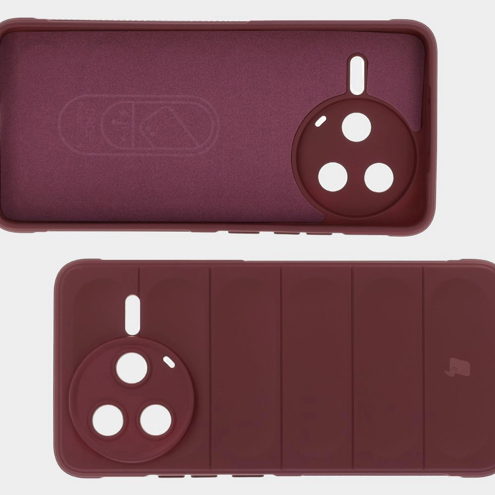 Microfiber lining, back grooves, and reinforced corners in Bison Case Tur