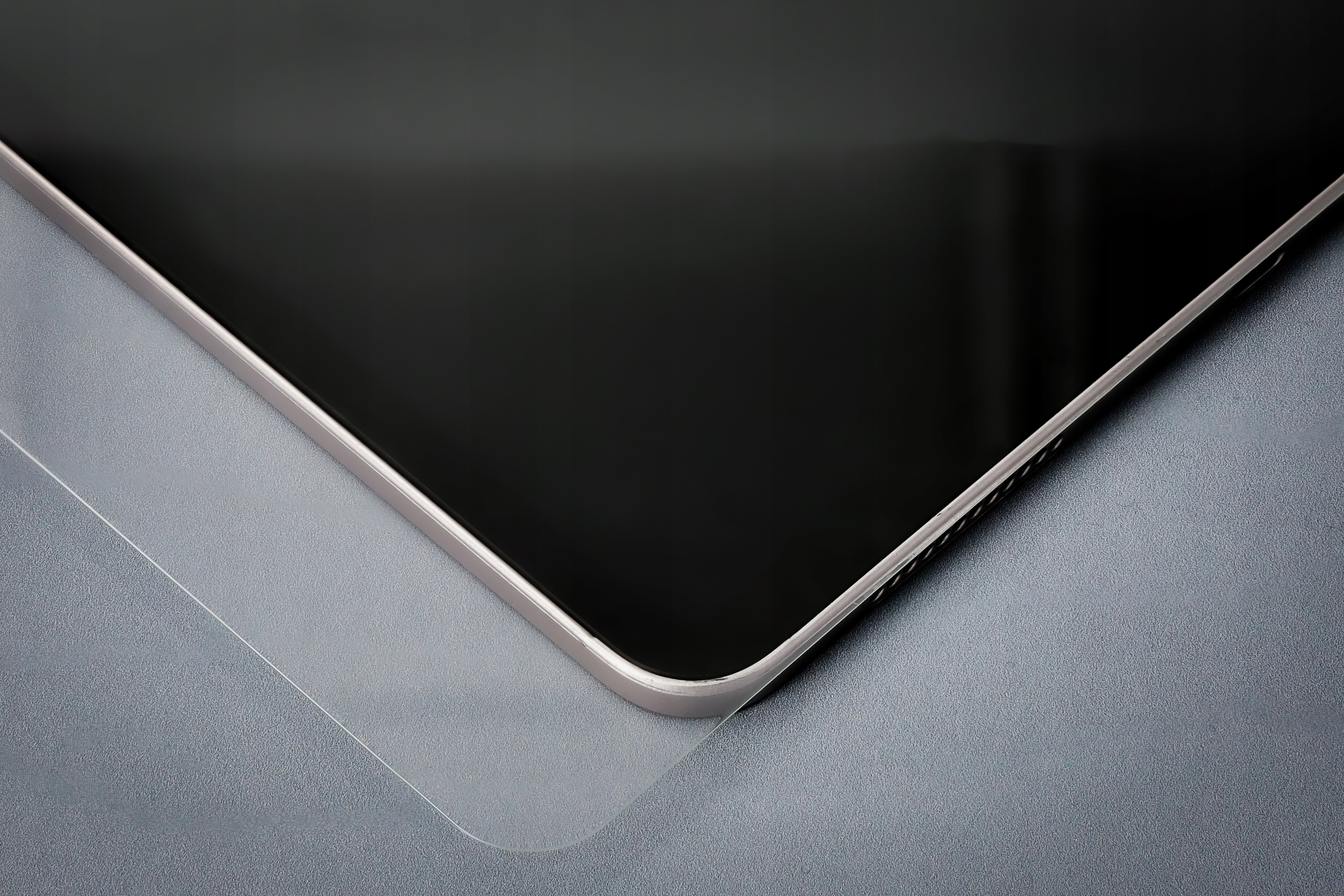 Sposób montażu szkła na ekran tabletu