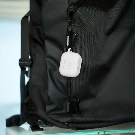 Silikonowe etui z karabińczykiem Bizon Case Headphone Silicone do AirPods 3, białe