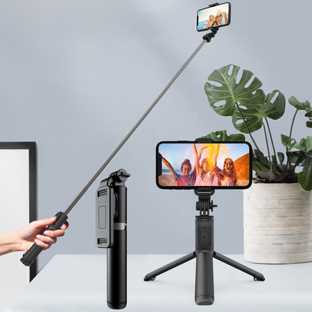 Kijek do selfie / tripod z pilotem Bizon Accessories Selfie Simple, czarny
