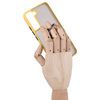 Etui z uchwytem na palec Bizon Case Hybrid Ring do Galaxy S22 Plus, przydymione z żółtą ramką