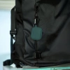 Silikonowe etui z karabińczykiem Bizon Case Headphone Silicone do AirPods 4, ciemnozielone